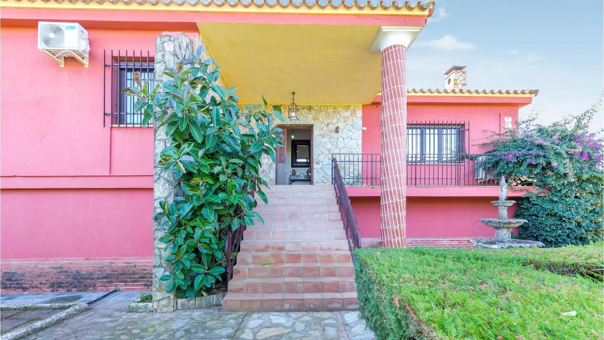 Awesome Home In Moron De La Frontera 0*,